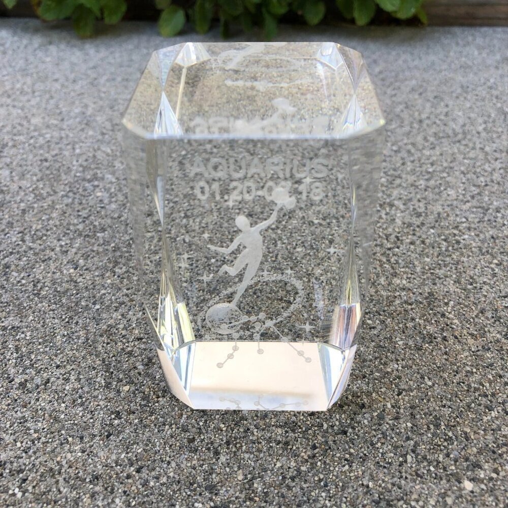 Laser Etched AQUARIUS Zodiac 1.20-2.18 Sign Paperweight Glass Figurine 3" x 2"​​